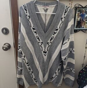 Andrew by Unit 2x Soft Gray V Neck Sweater